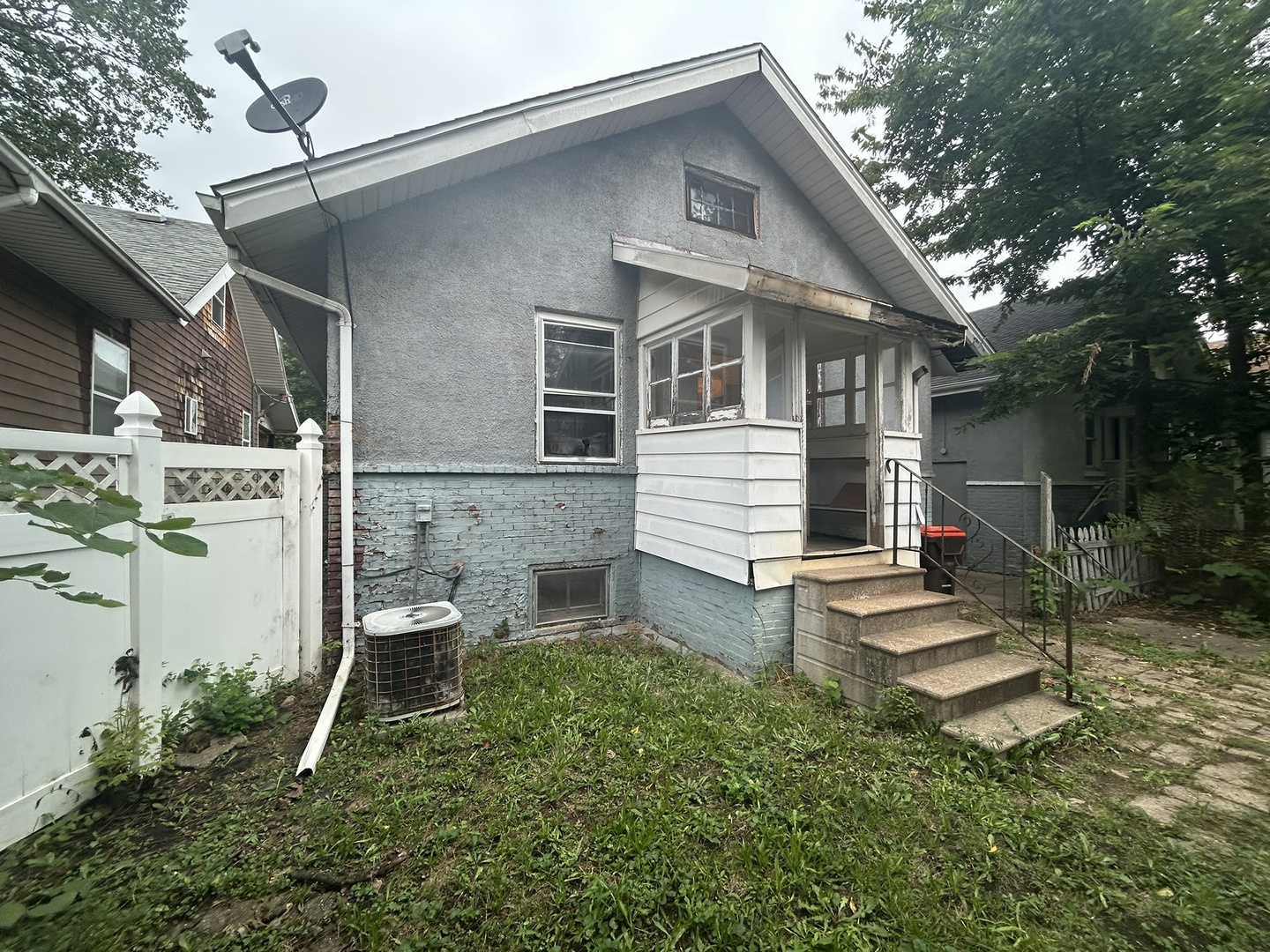 702 E Frye Avenue Property Photo 3