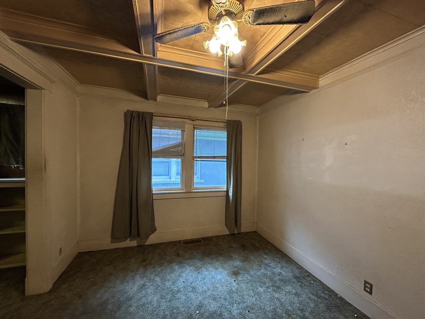 702 E Frye Avenue Property Photo 9