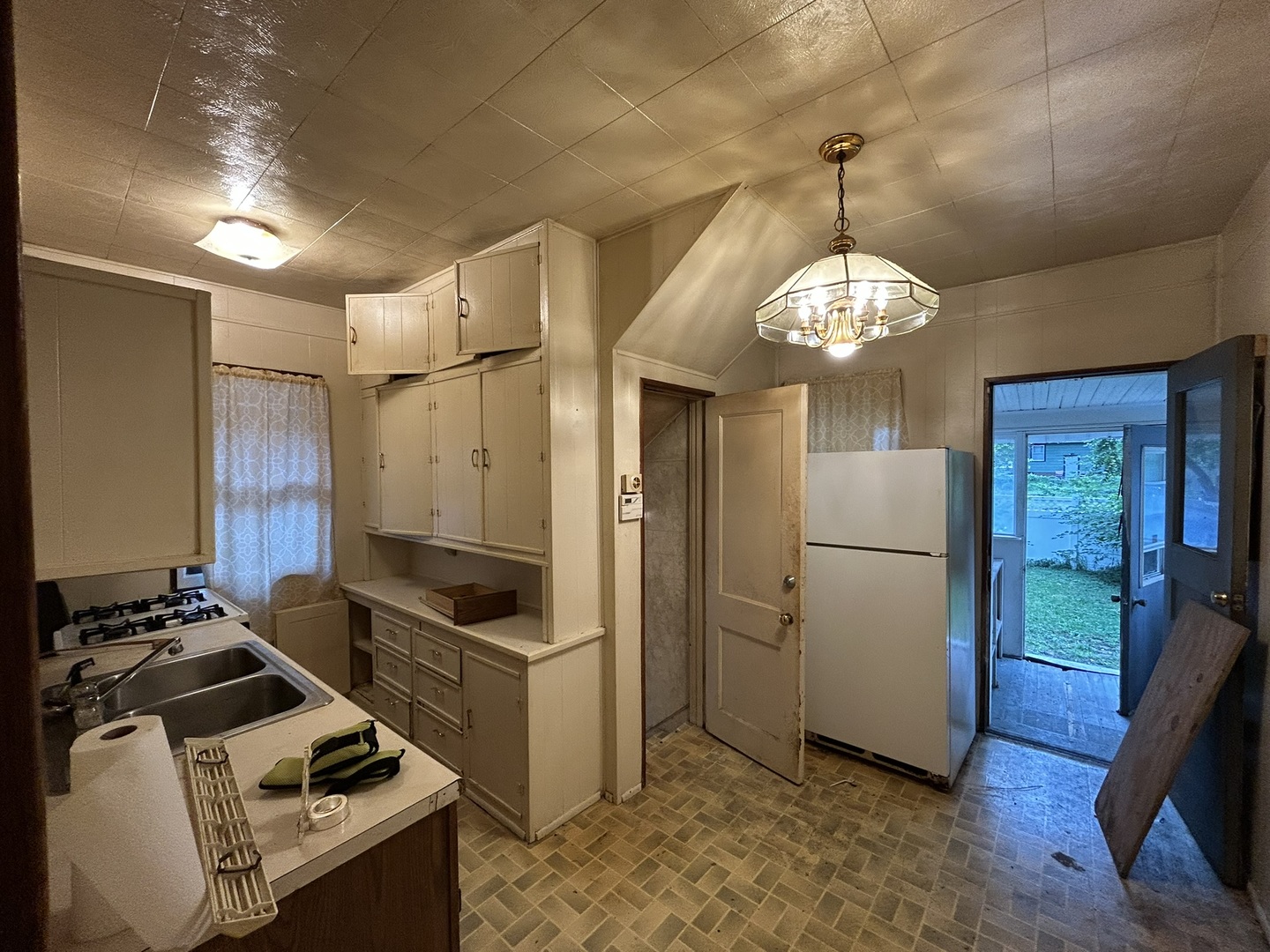 702 E Frye Avenue Property Photo 16