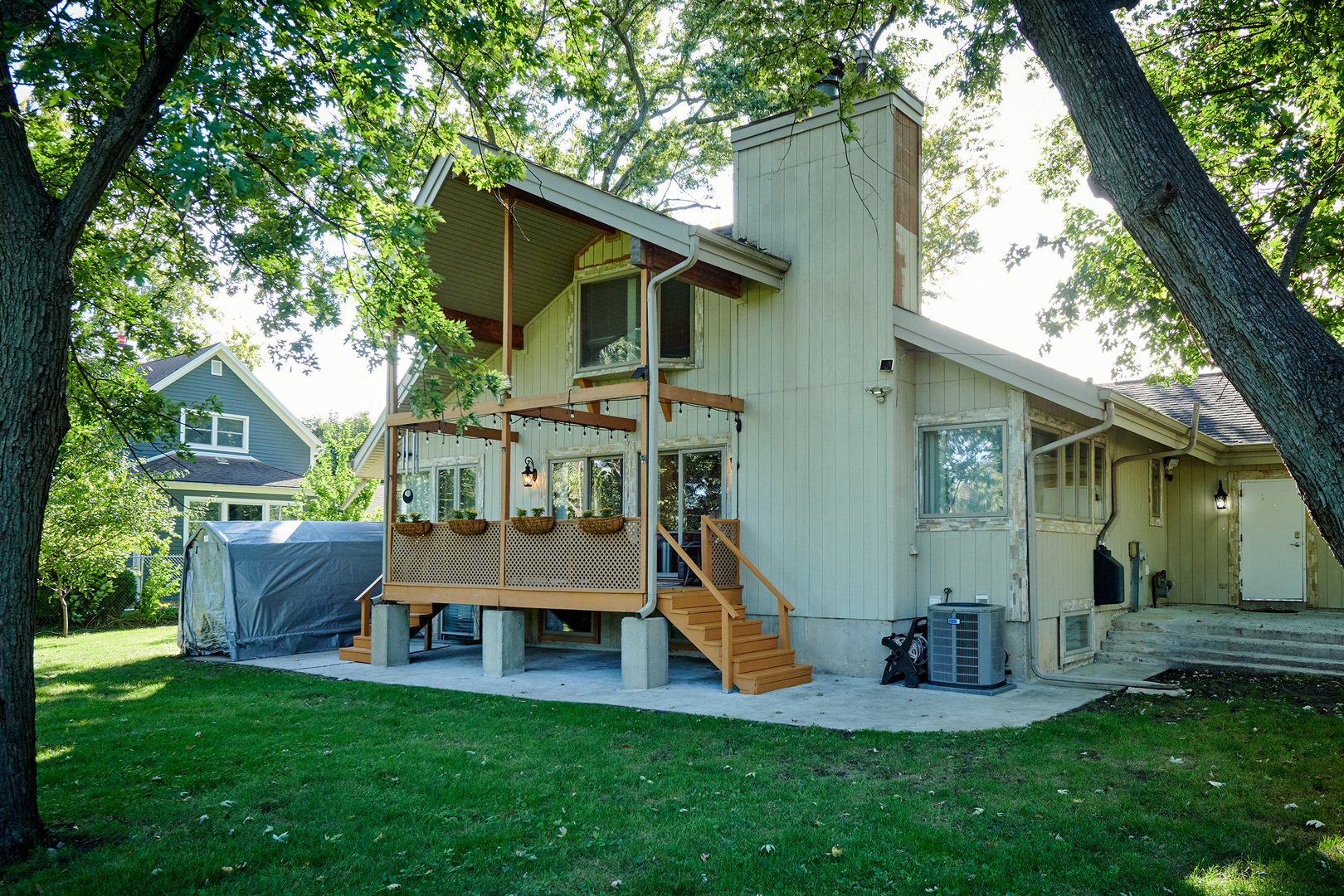 9041 Delphia Avenue Property Photo 2