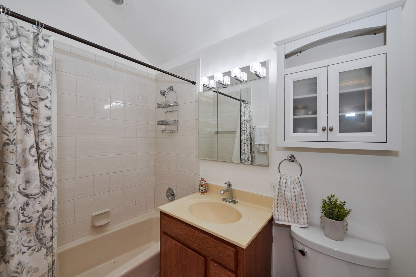 9041 Delphia Avenue Property Photo 31
