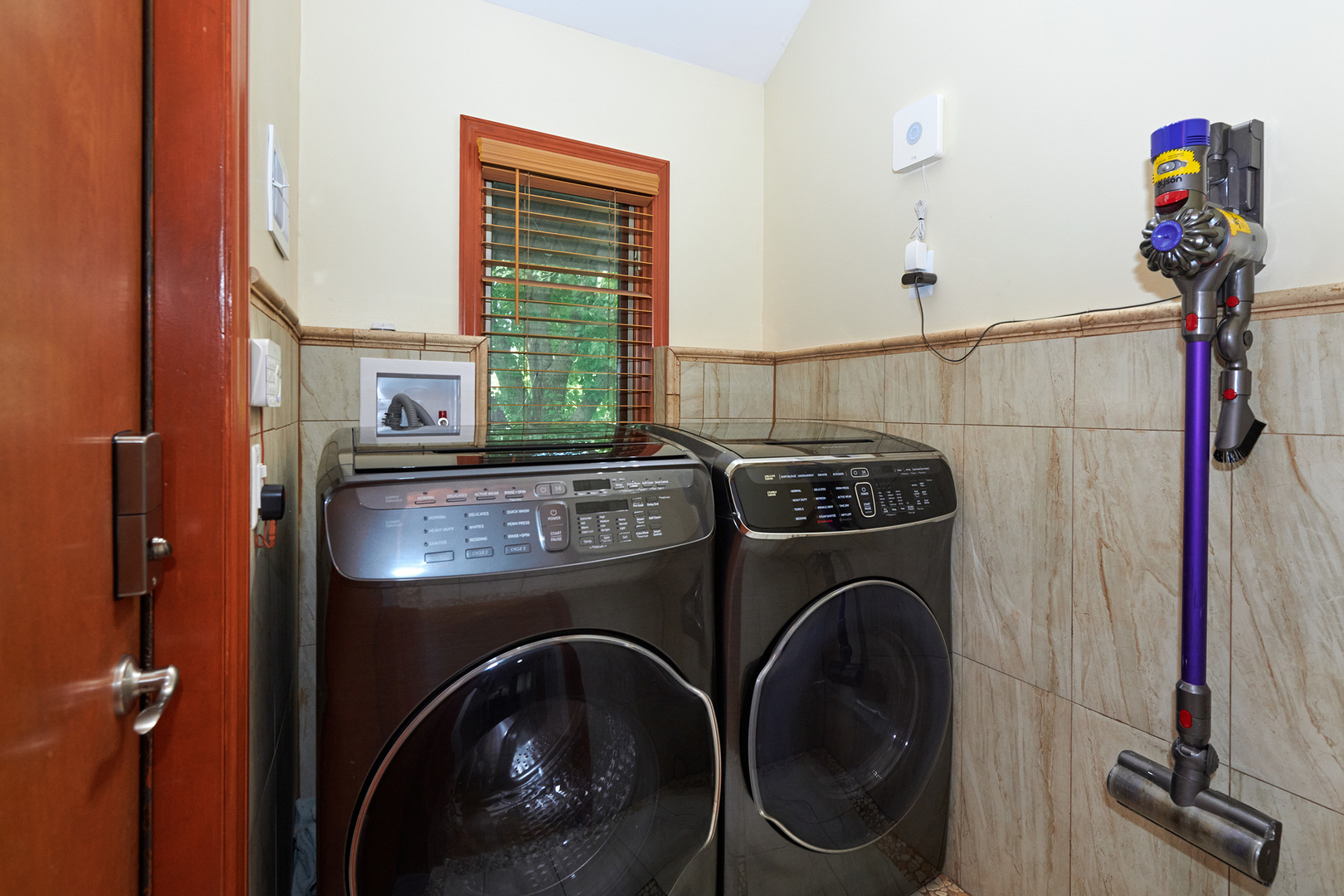 9041 Delphia Avenue Property Photo 33