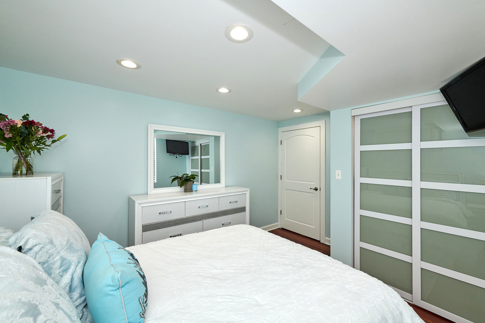 9041 Delphia Avenue Property Photo 45