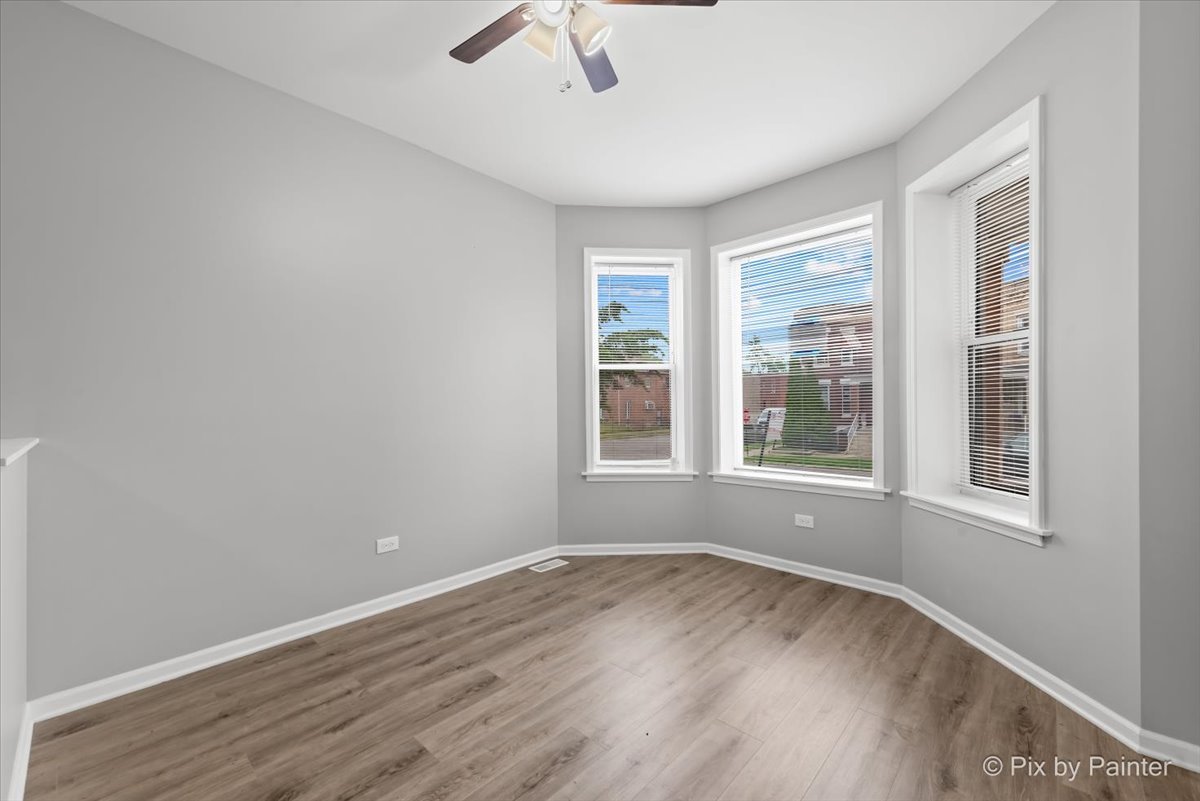 6802 S Champlain Avenue Property Photo 6