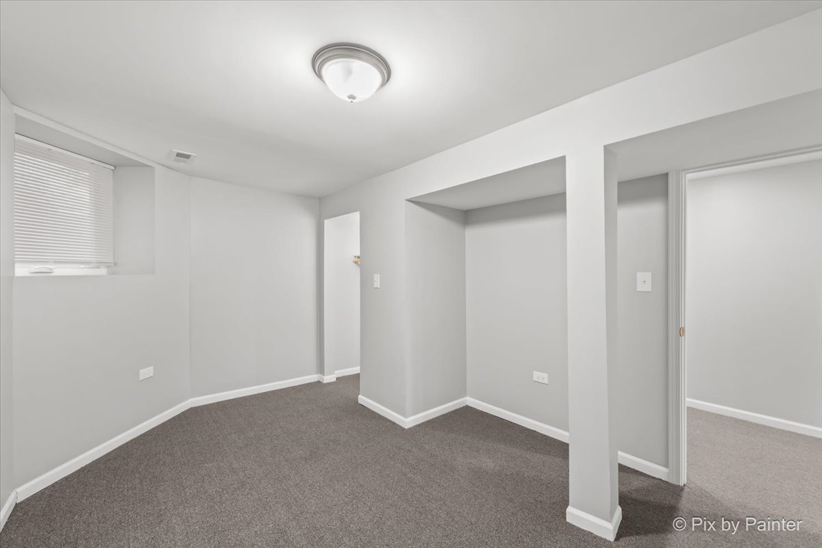 6802 S Champlain Avenue Property Photo 18