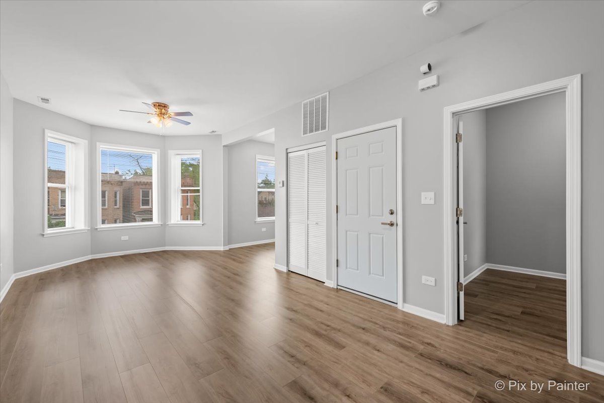 6802 S Champlain Avenue Property Photo 23