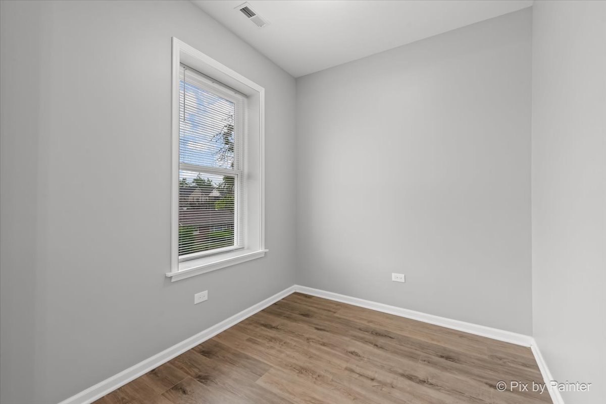 6802 S Champlain Avenue Property Photo 26