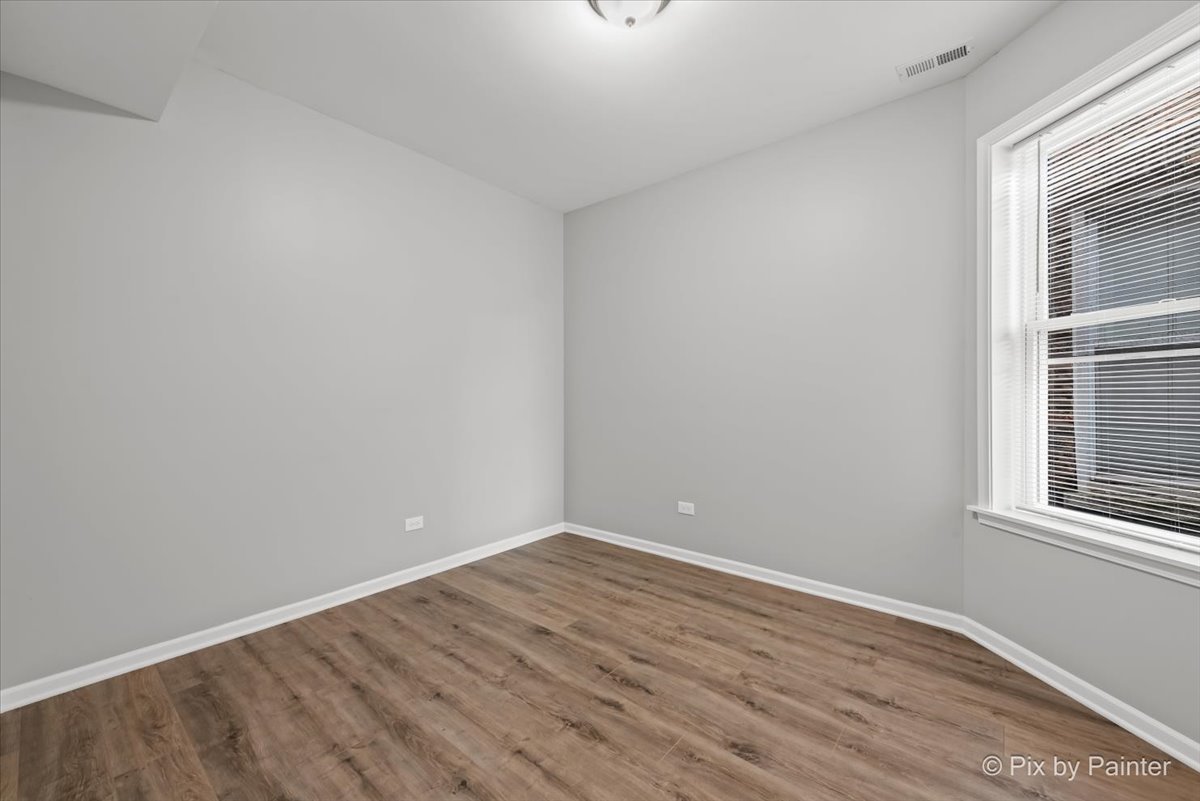 6802 S Champlain Avenue Property Photo 29