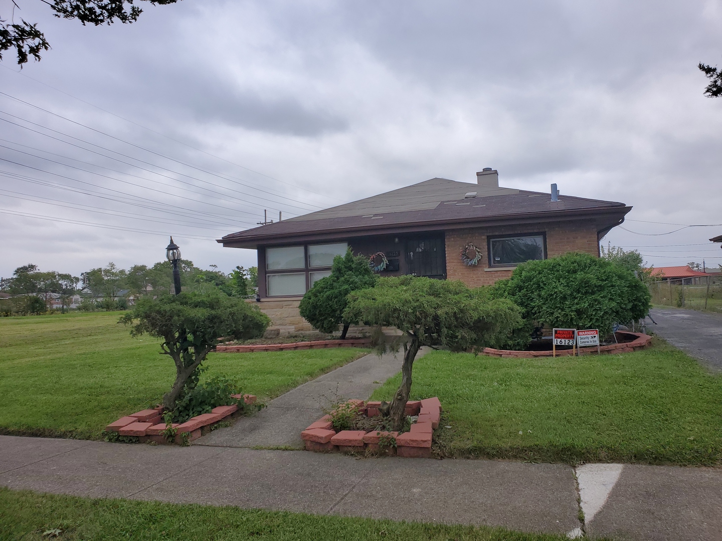 16123 Justine Street Property Photo 1