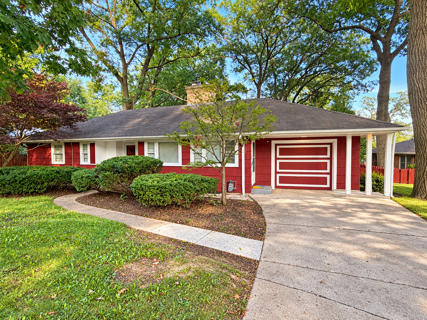 2811 Forest Lane Property Photo 1
