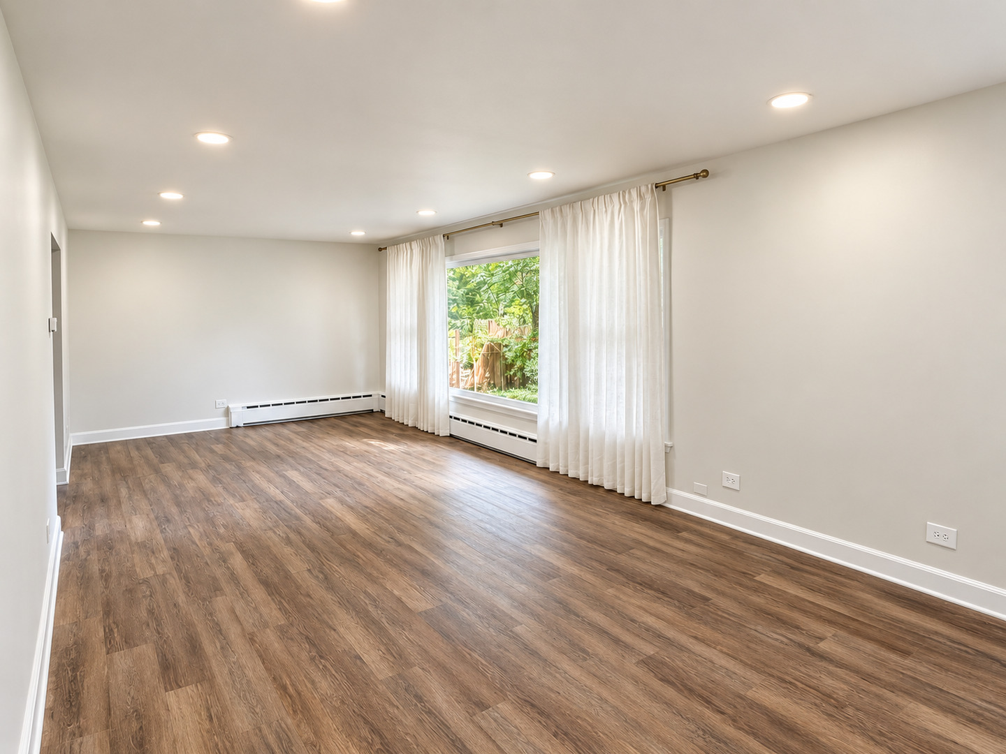 2811 Forest Lane Property Photo 9