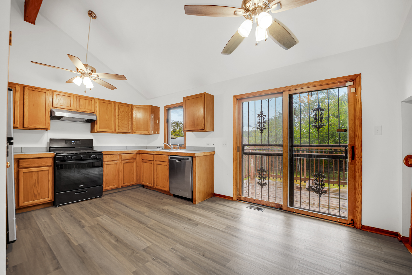 16418 Spaulding Avenue Property Photo 18