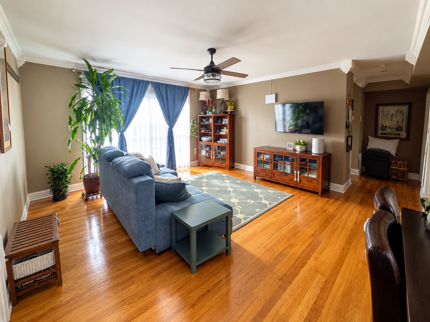 6423 N Damen Avenue 3w Property Photo 3
