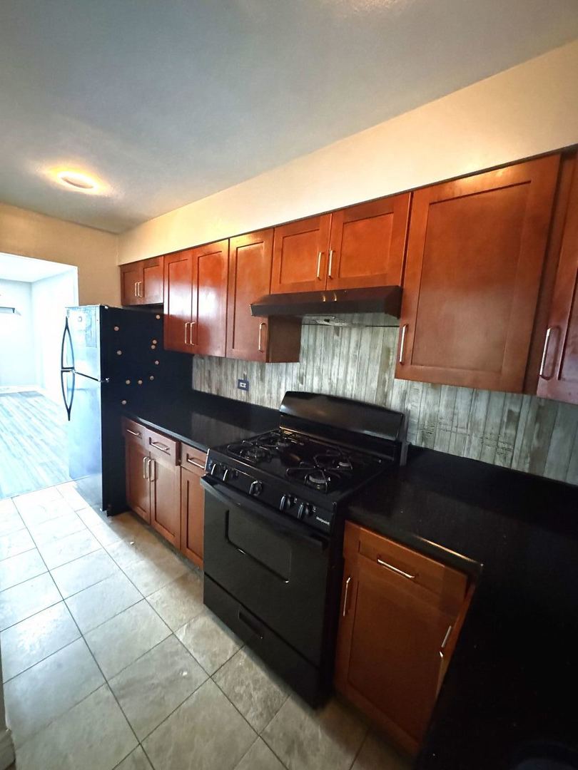 111 S Hale Avenue Property Photo 6
