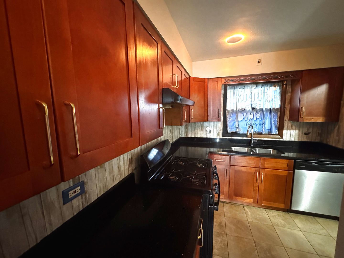 111 S Hale Avenue Property Photo 7