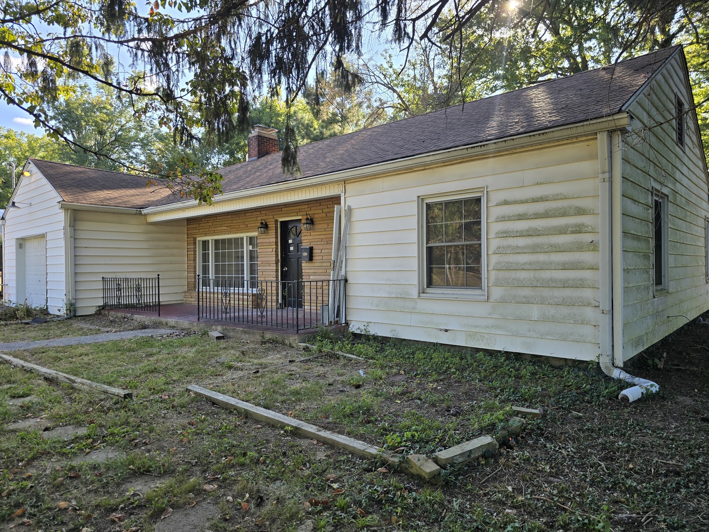 807 N Main Street Property Photo 3