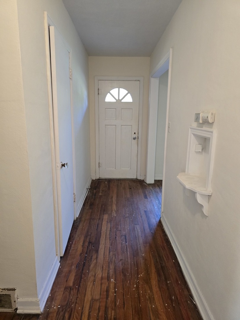 807 N Main Street Property Photo 4