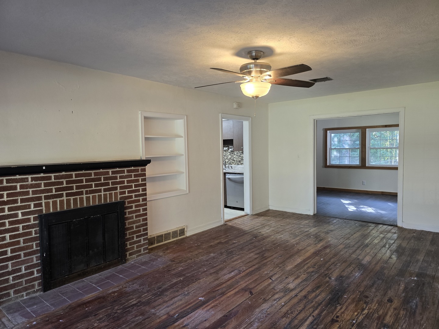 807 N Main Street Property Photo 5