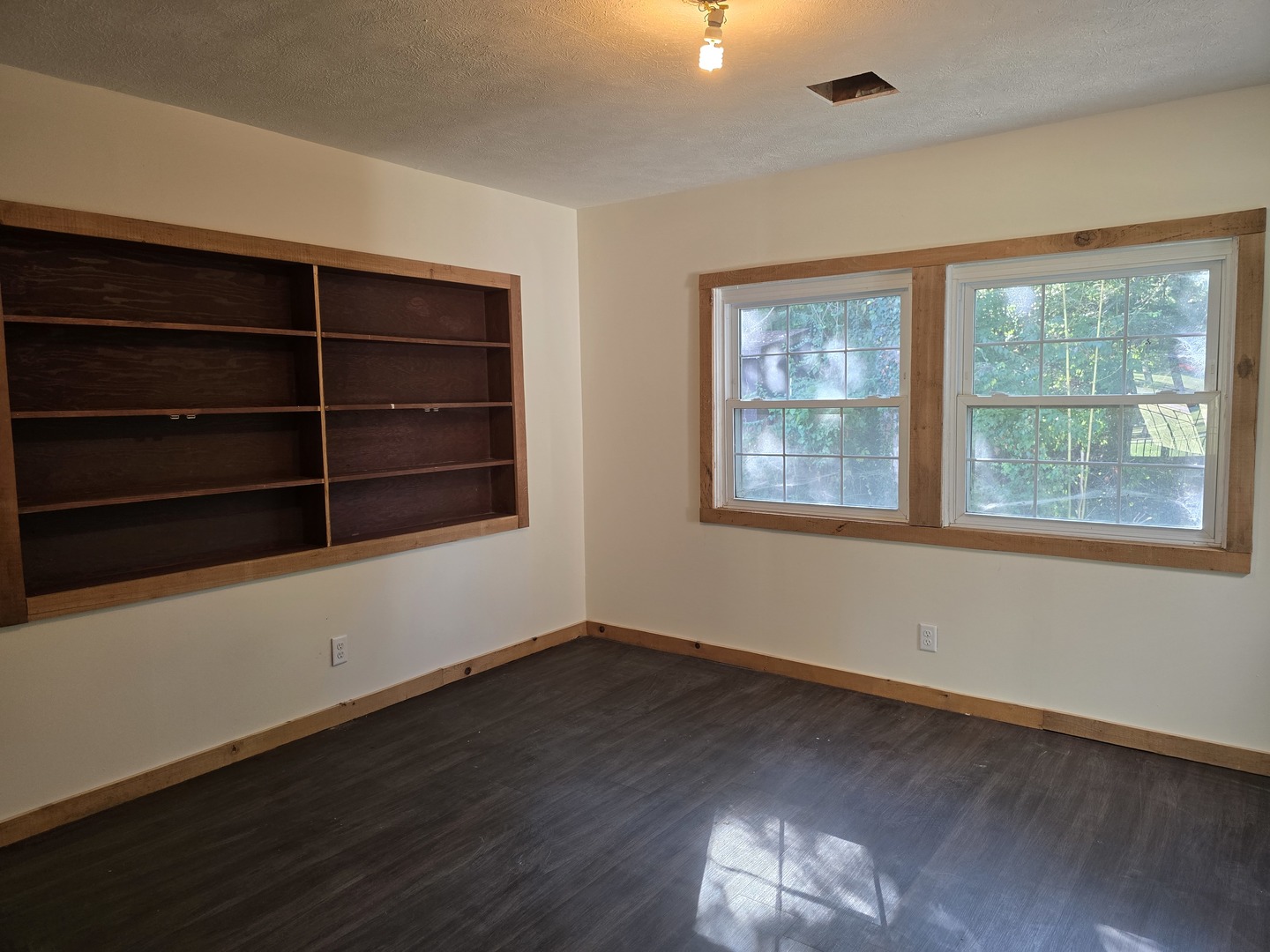 807 N Main Street Property Photo 7