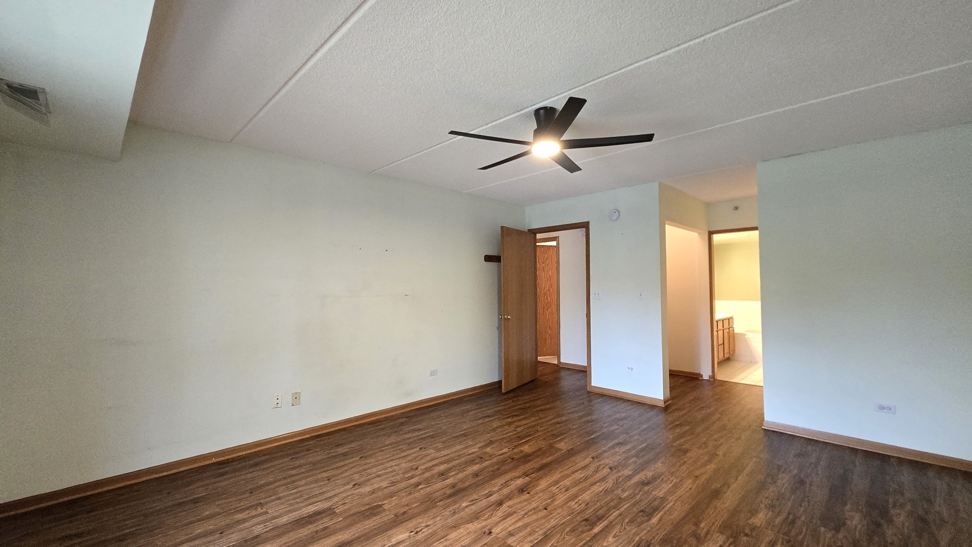 7414 W Irving Park Road 202 Property Photo 15