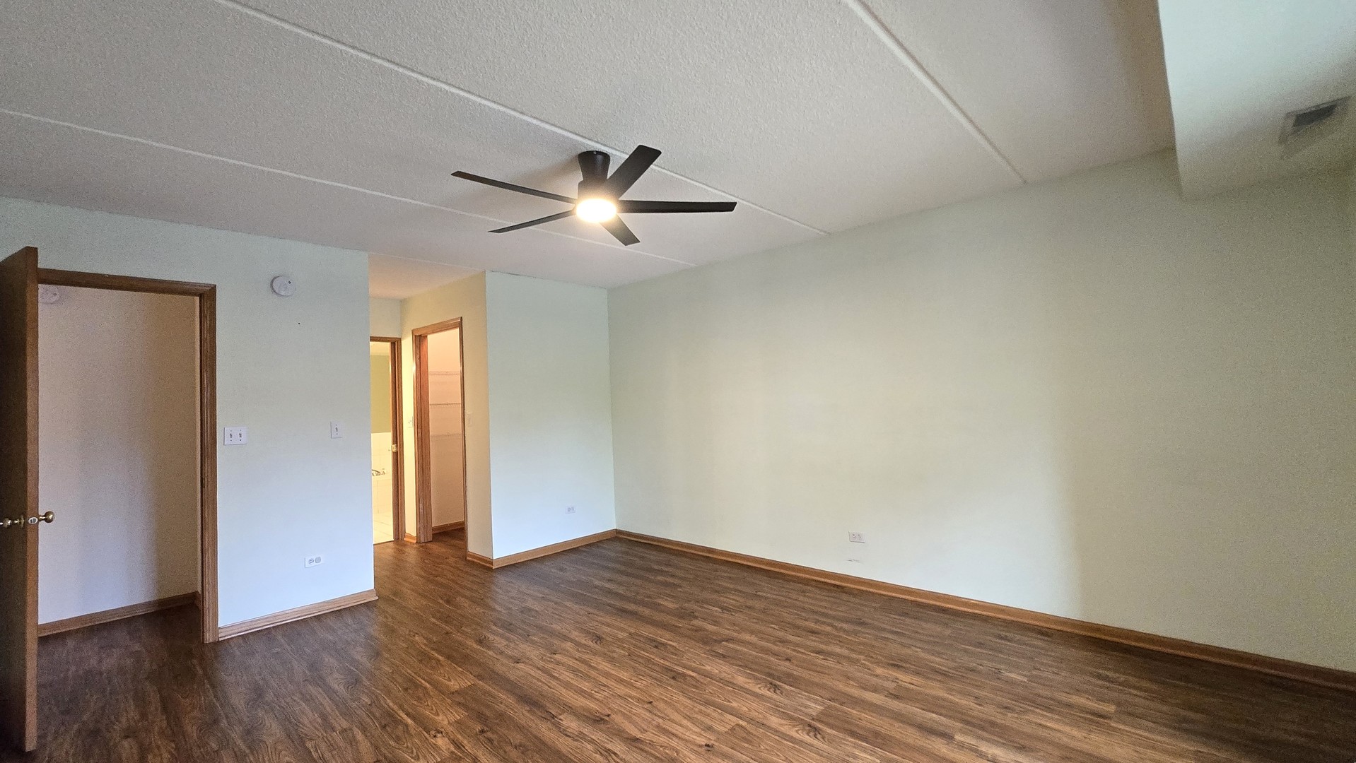 7414 W Irving Park Road 202 Property Photo 16
