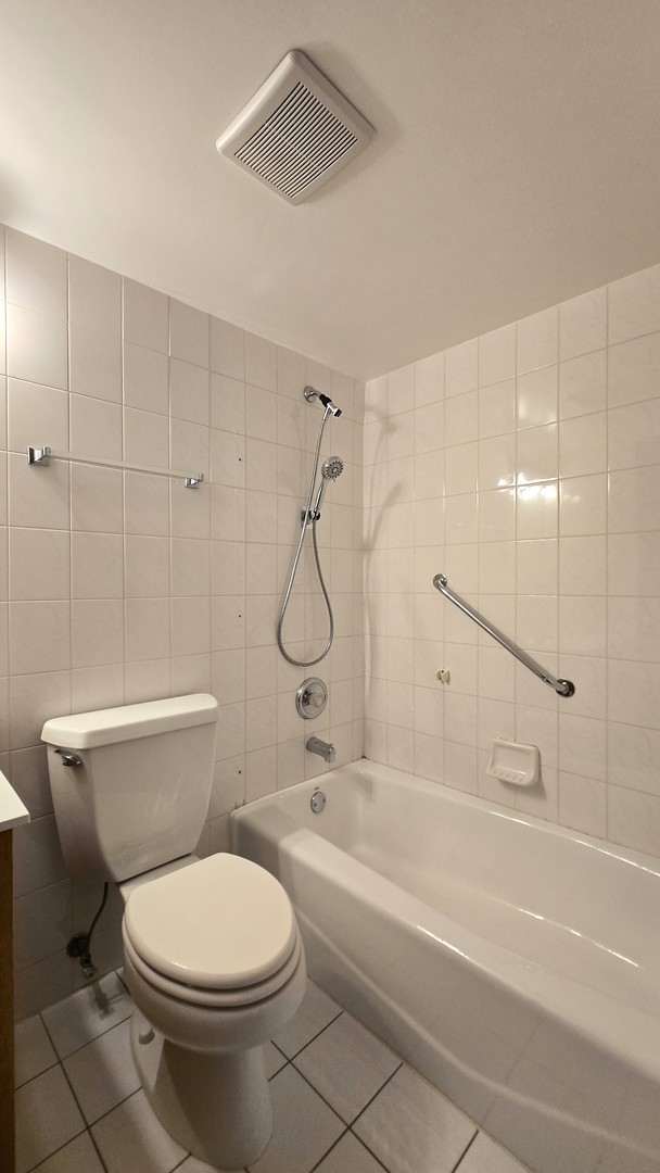 7414 W Irving Park Road 202 Property Photo 25