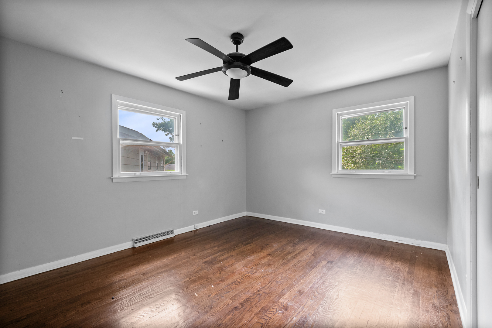 9120 E Prairie Road Property Photo 9