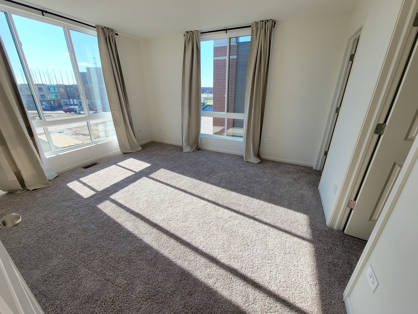 1270 Lakepointe Drive Property Photo 11