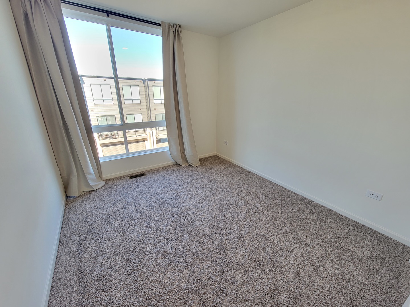 1270 Lakepointe Drive Property Photo 15