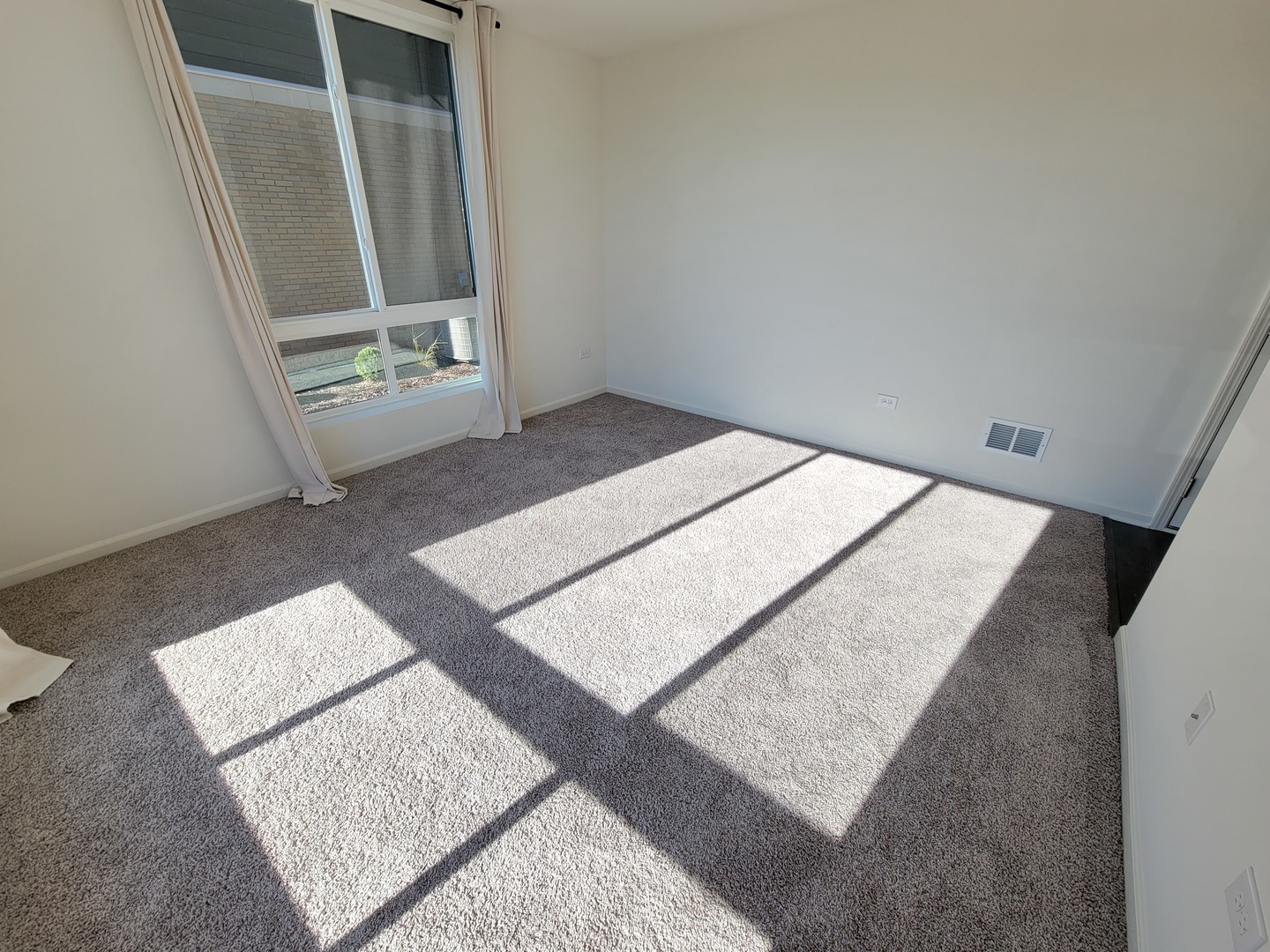 1270 Lakepointe Drive Property Photo 17