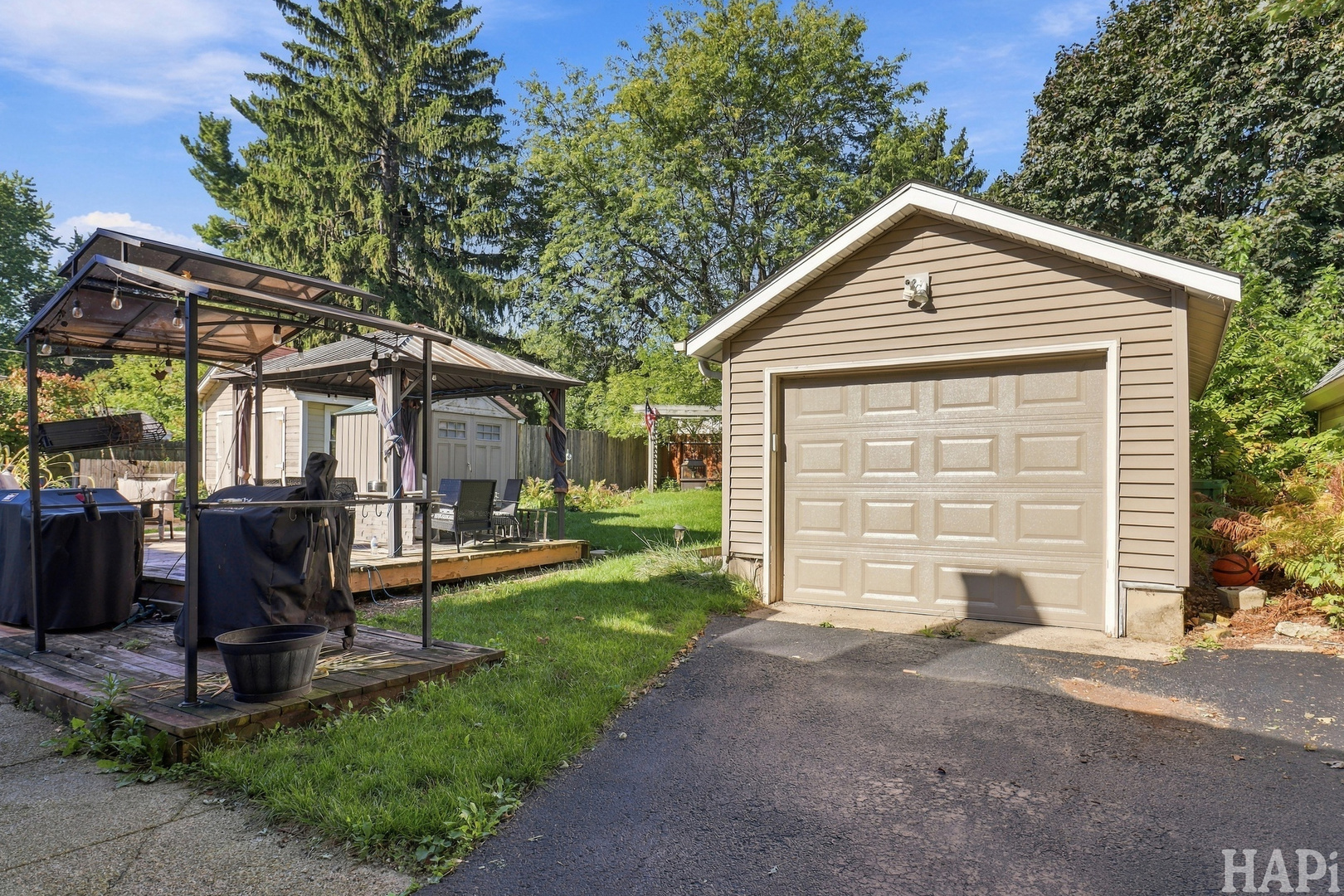 1617 N Riverside Drive Property Photo 19