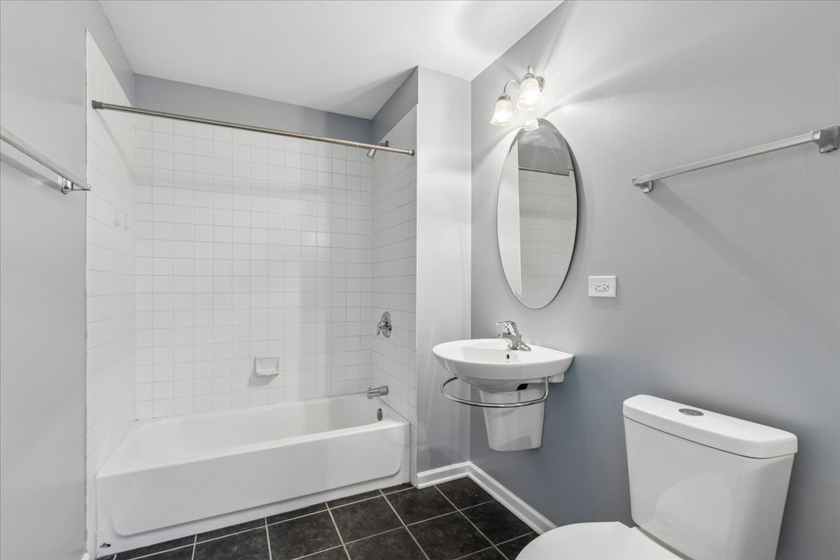 3224 N Kilbourn Avenue 11 Property Photo 15