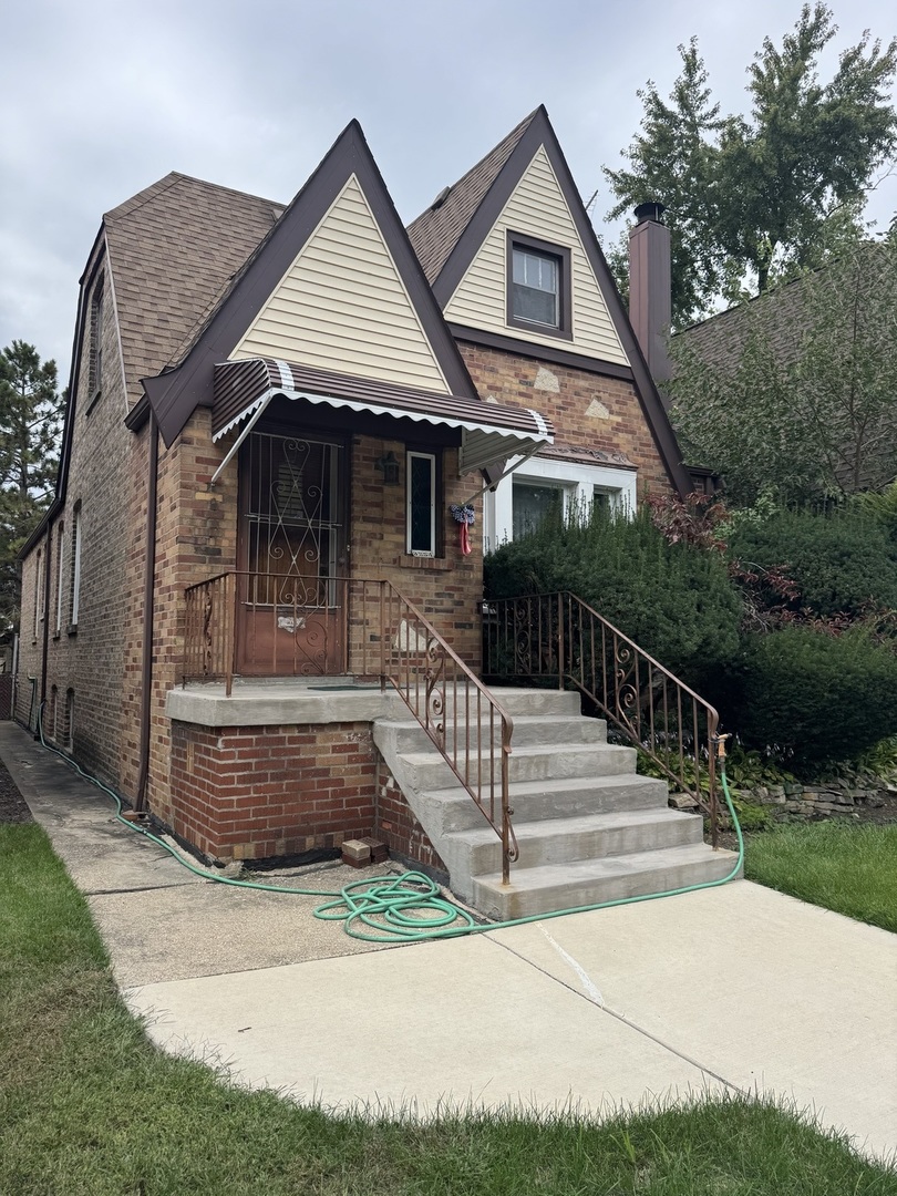 3254 N Oak Park Avenue Property Photo 1