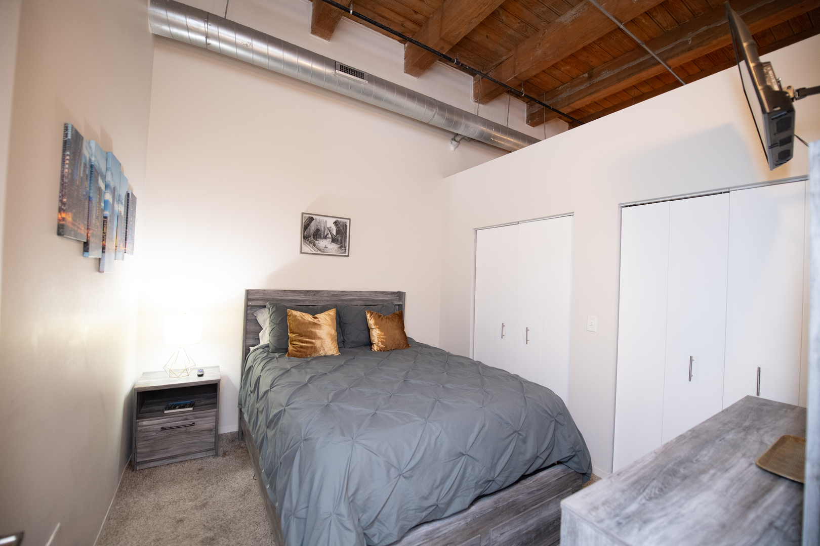 2100 S Indiana Avenue 311 Property Photo 4