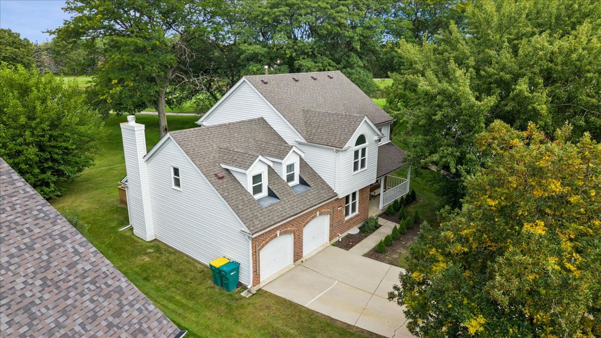 2328 Acorn Place Property Photo 4