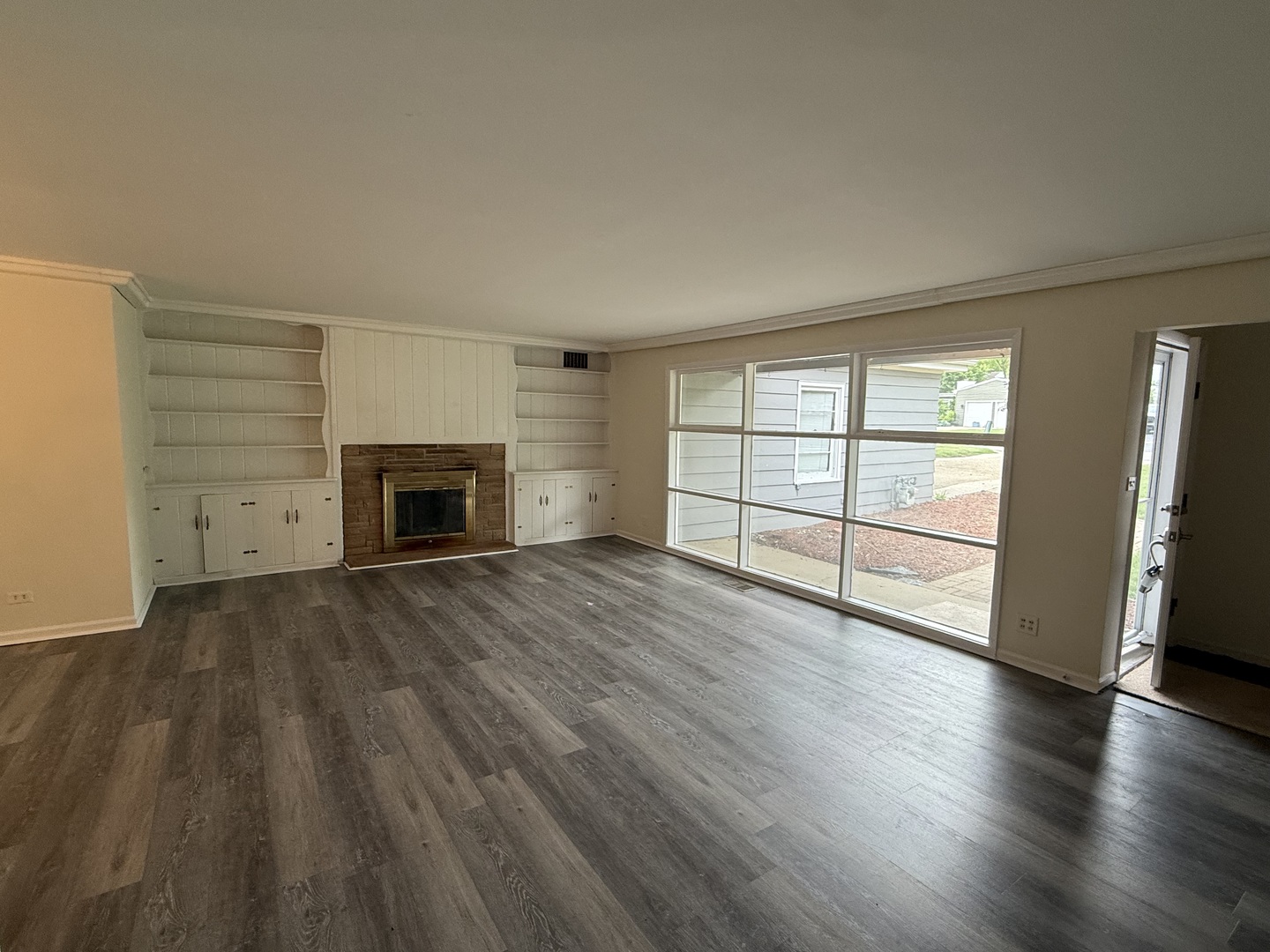 117 E Elm Street Property Photo 3