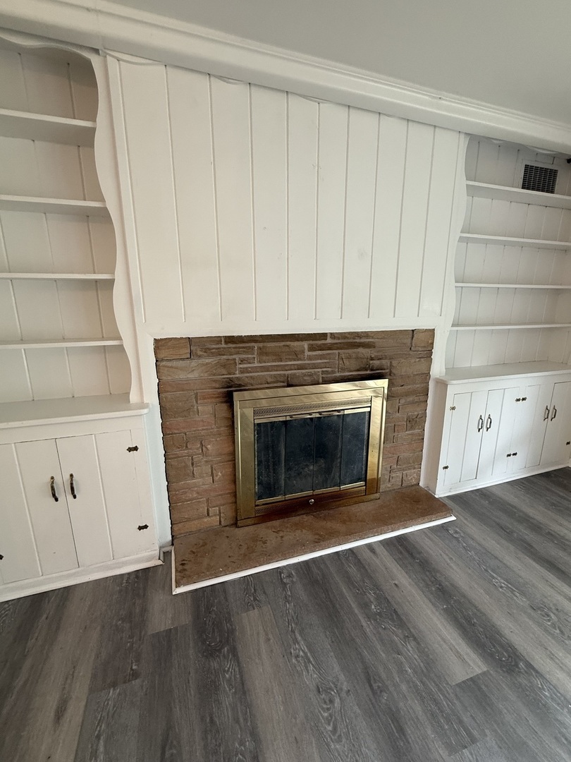 117 E Elm Street Property Photo 4