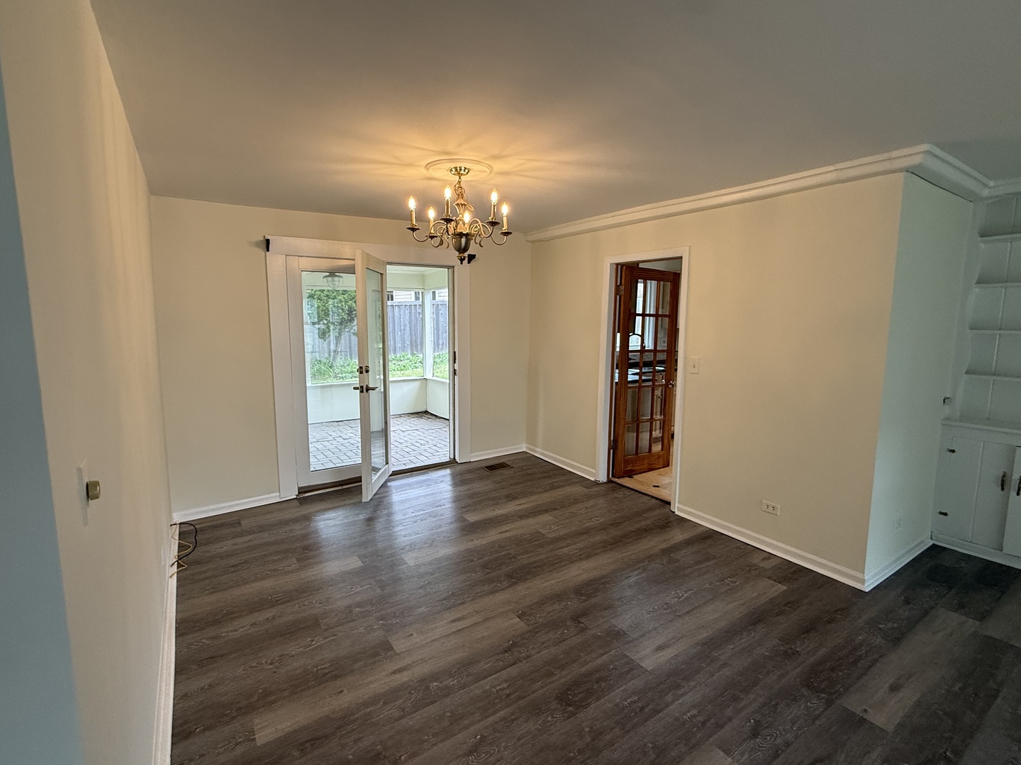 117 E Elm Street Property Photo 5