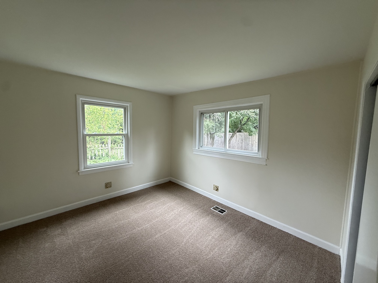 117 E Elm Street Property Photo 9