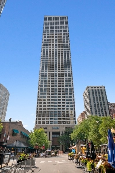 1030 N State Street 43C Property Photo 1