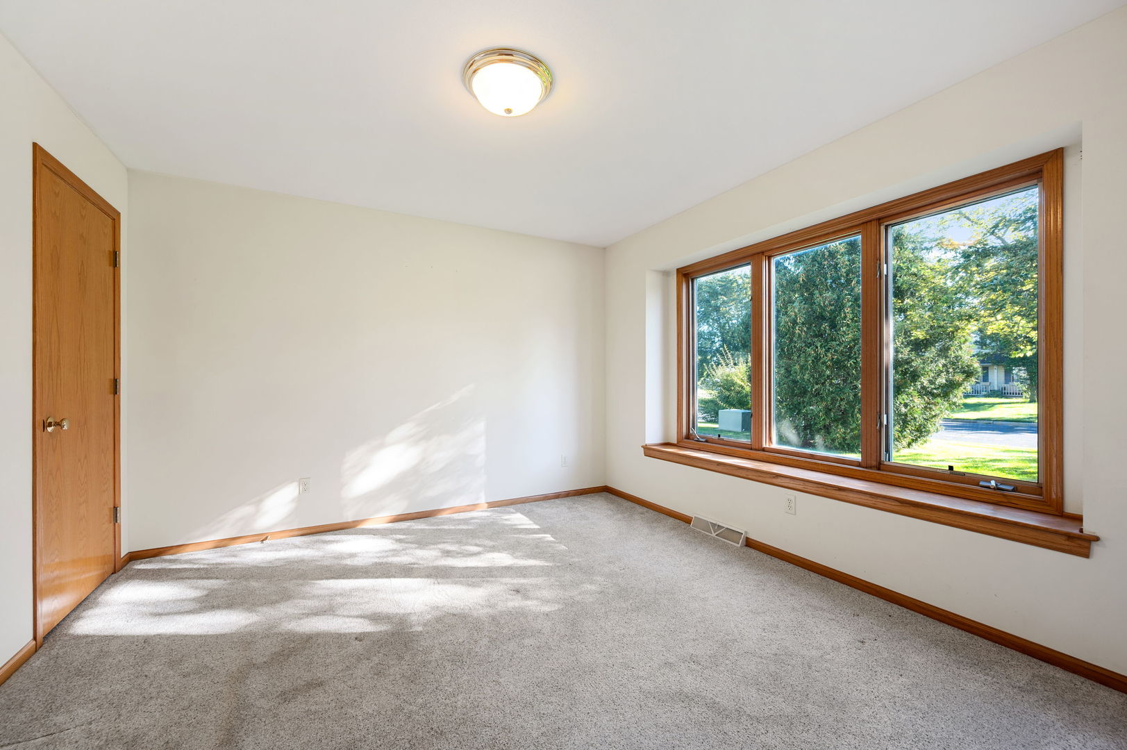 1142 Mulberry Lane Property Photo 12
