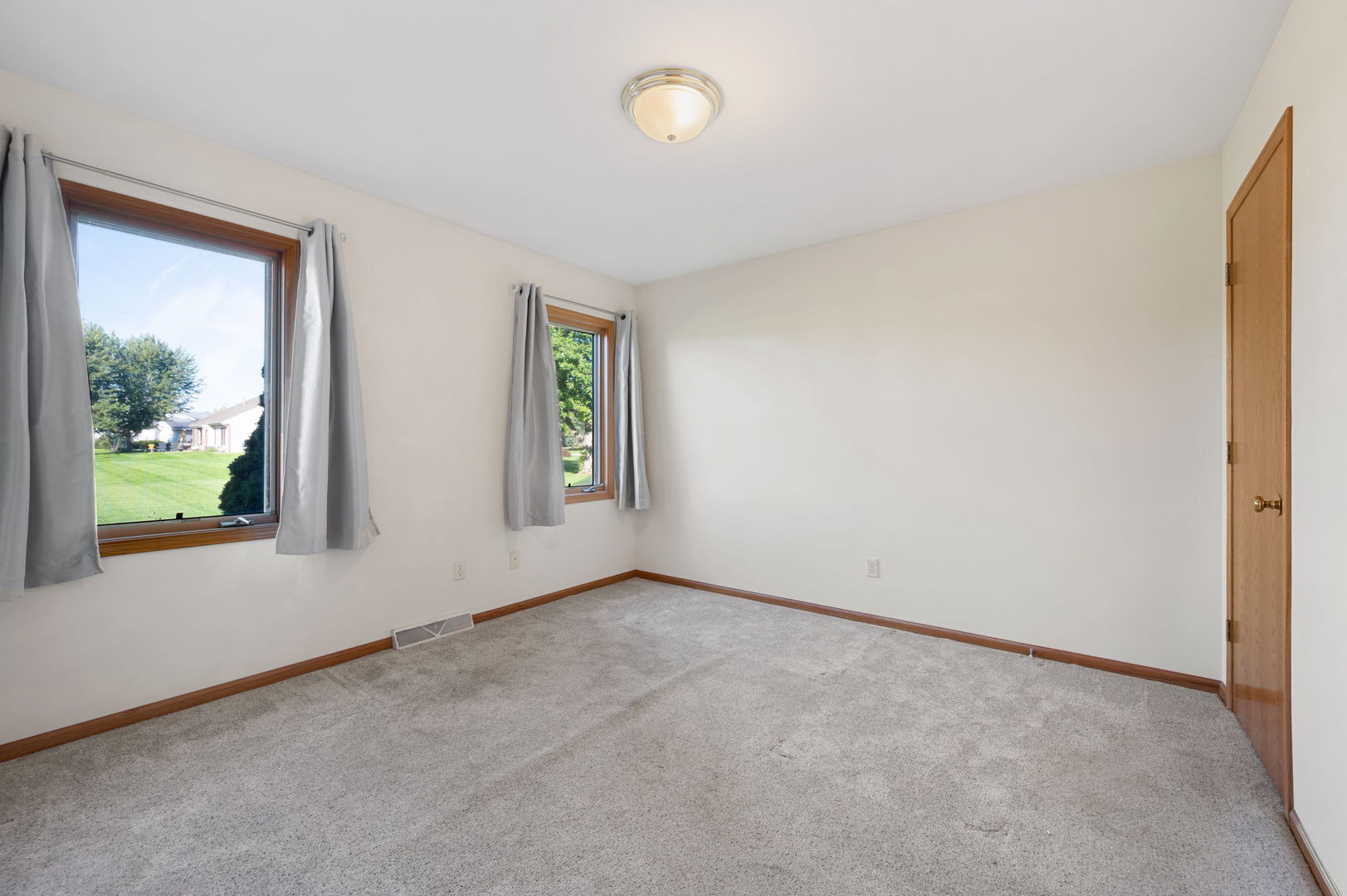 1142 Mulberry Lane Property Photo 16