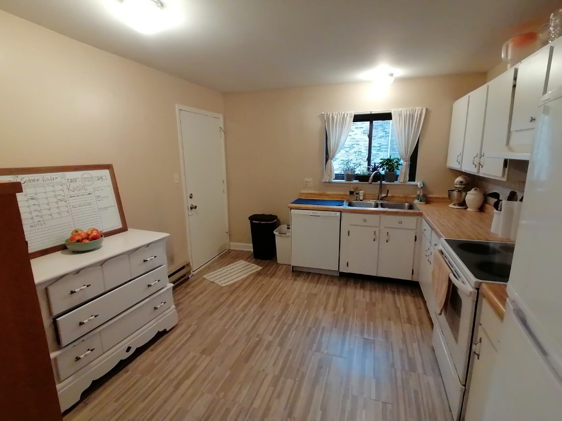2217 W Nichols Drive D Property Photo 6