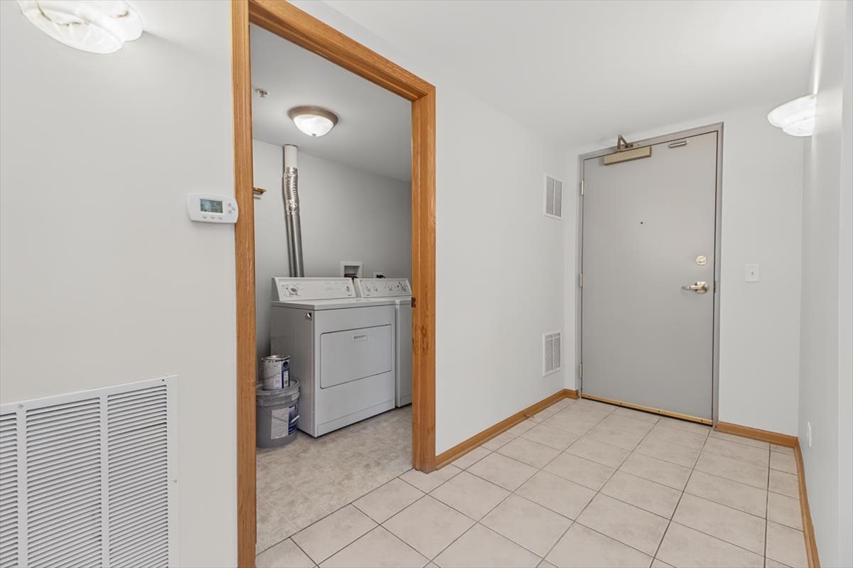 11131 Waters Edge Drive 1b Property Photo 4