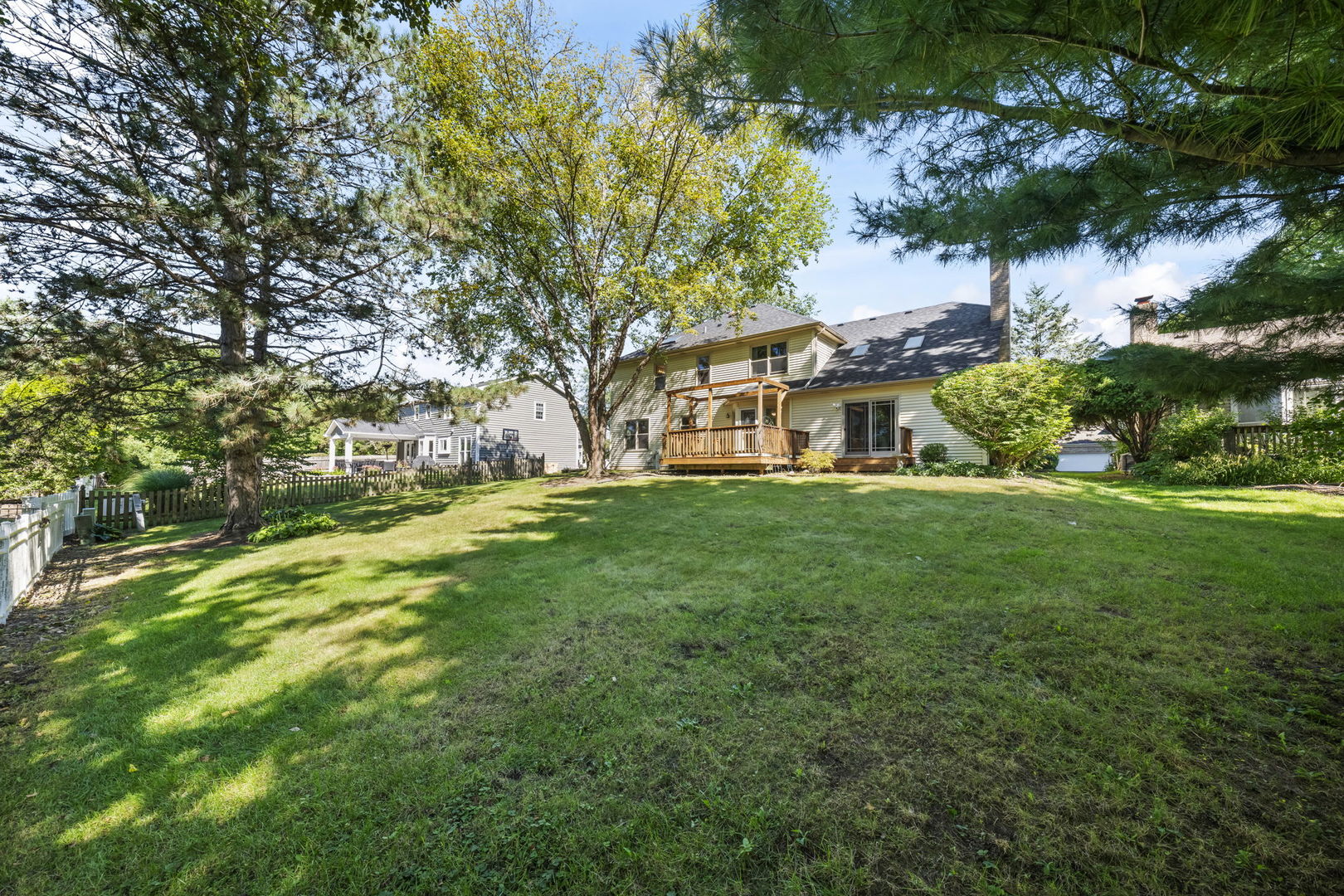 2205 Brown Court Property Photo 4