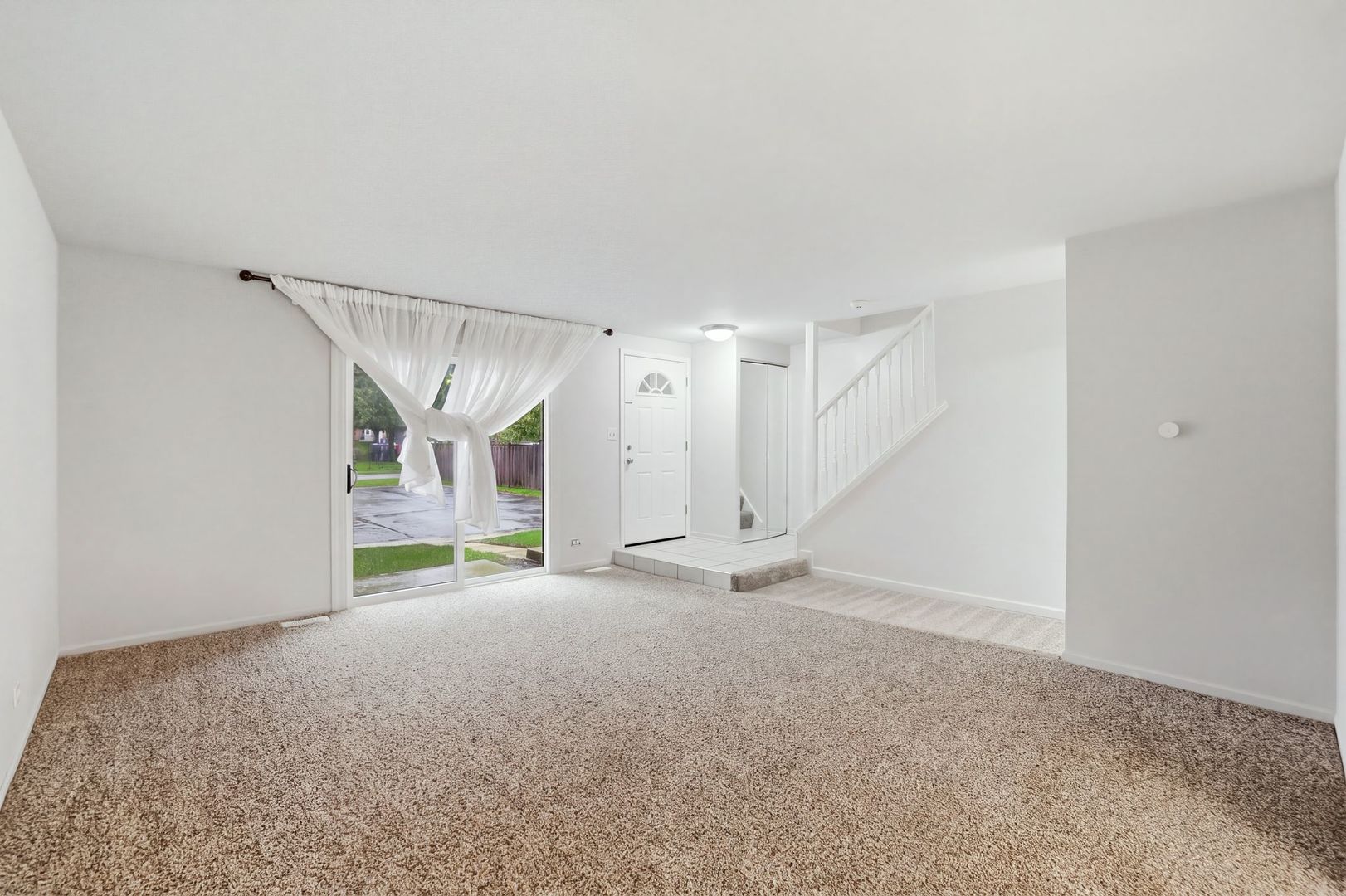 2064 Country Club Drive Property Photo 4