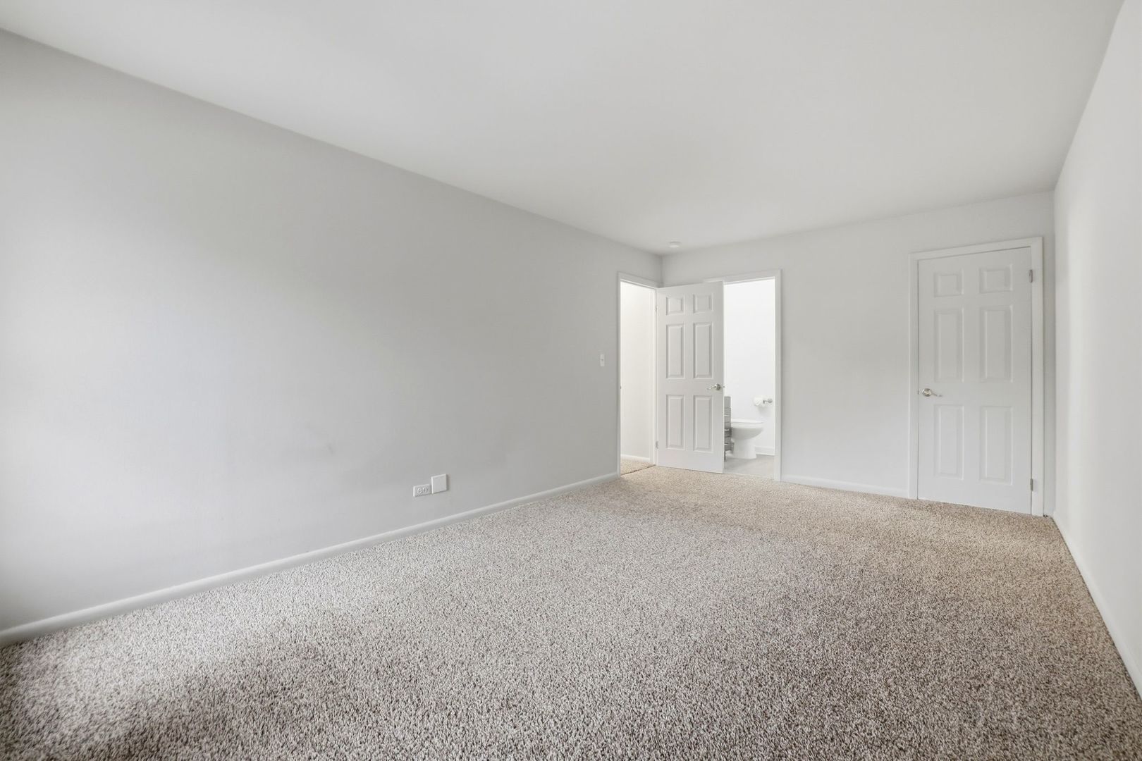 2064 Country Club Drive Property Photo 13