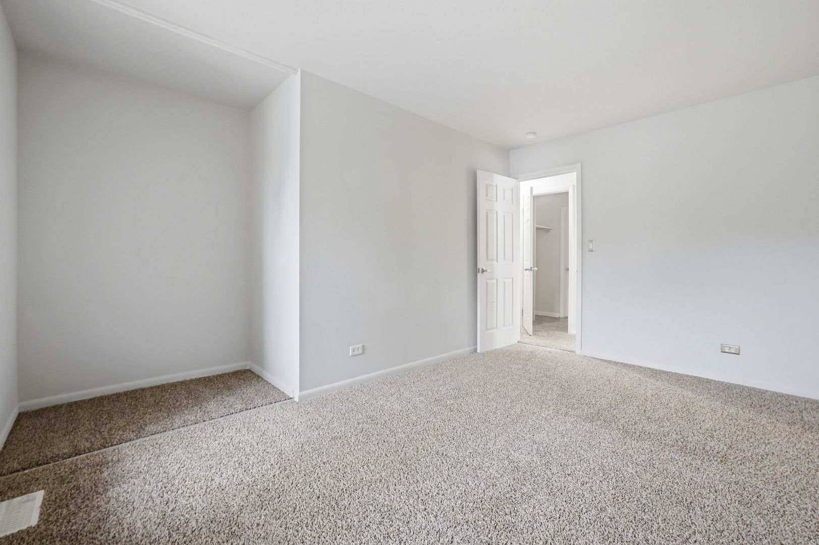 2064 Country Club Drive Property Photo 16
