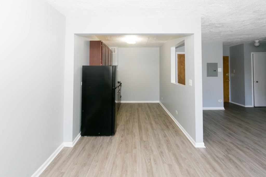 7333 N Ridge Boulevard 105 Property Photo 8