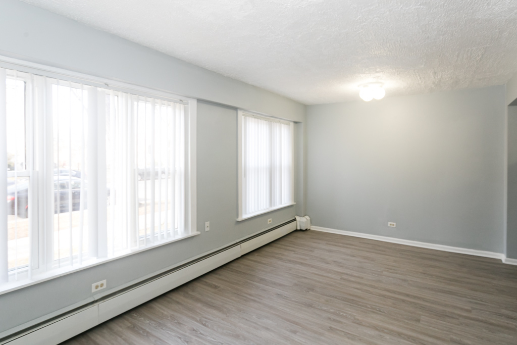 7333 N Ridge Boulevard 105 Property Photo 10